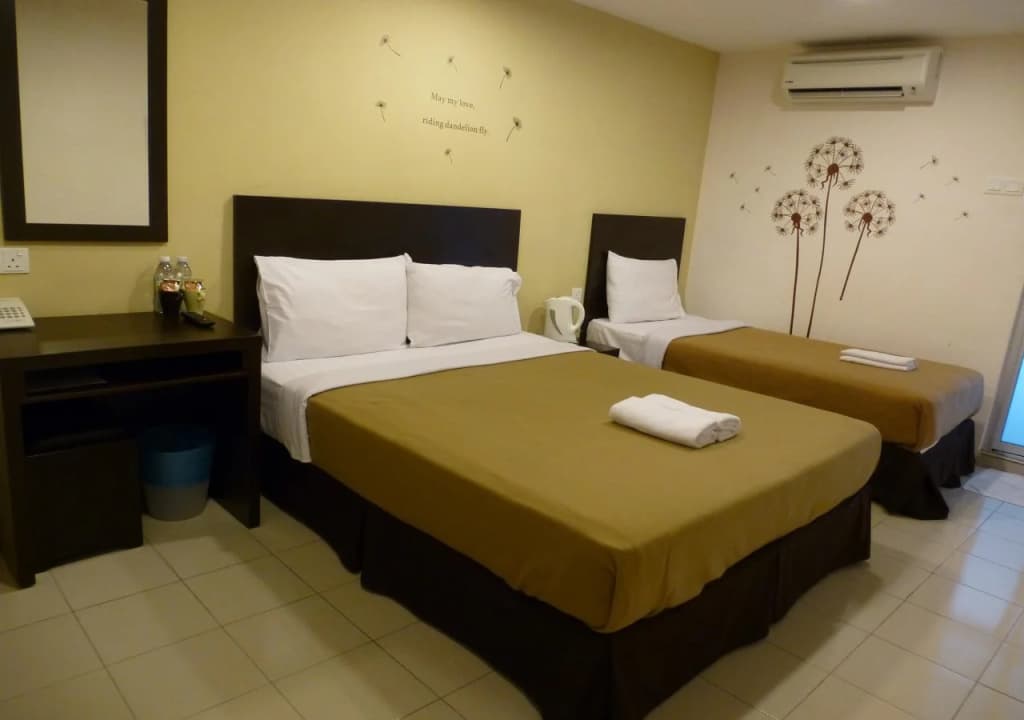 Your Hotel - photo 4