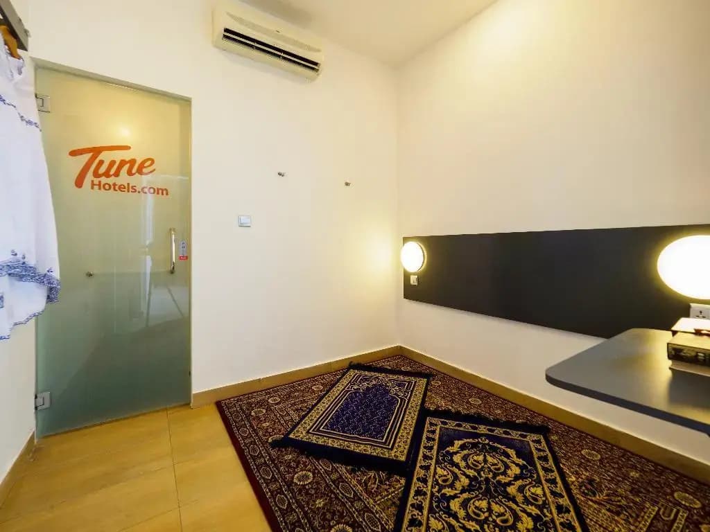 Tune Hotel KLIA Aeropolis - photo 48