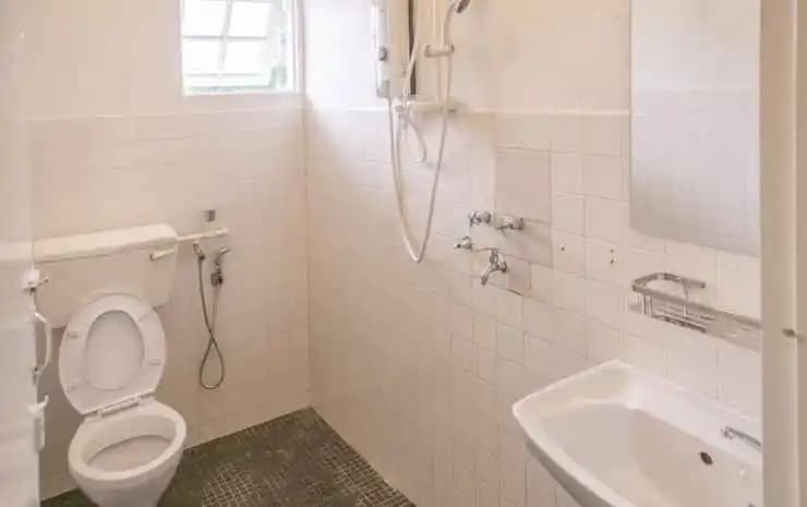 Traveller Bunker Hostel 1 - photo 7