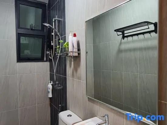 Classic Traditional Malay Designer 3 Bedroom Condo with KLCC View - photo 1