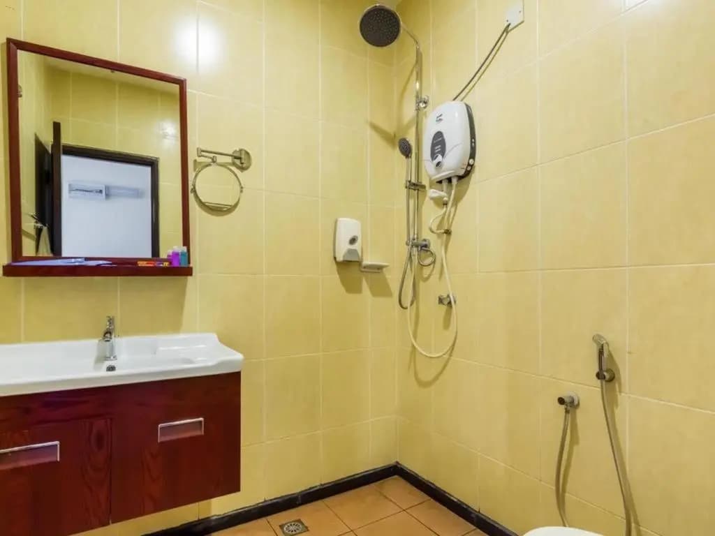 Dolphin Hotel, Chow Kit Kuala Lumpur - photo 46
