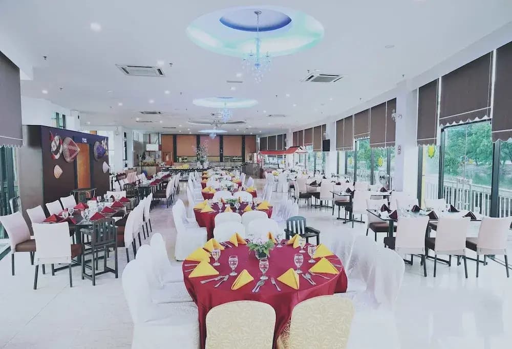 The Regency Waterfront Hotel - photo 26
