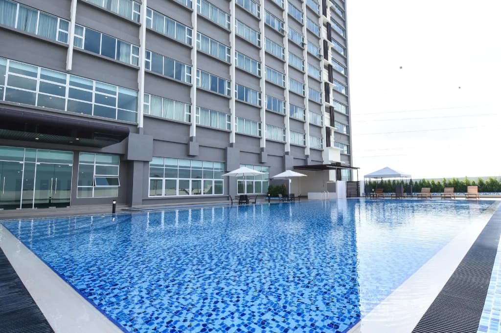 Hotel Holmes Gelang Patah - photo 7