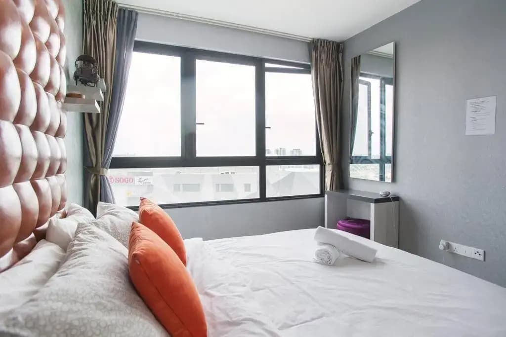 iCity 1Bedroom Apt Near Mall FREE PARKING & WIFI - photo 2