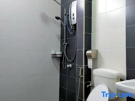 18 Pax New Stylish Semabok 4Br House 5 mins to town - photo 1