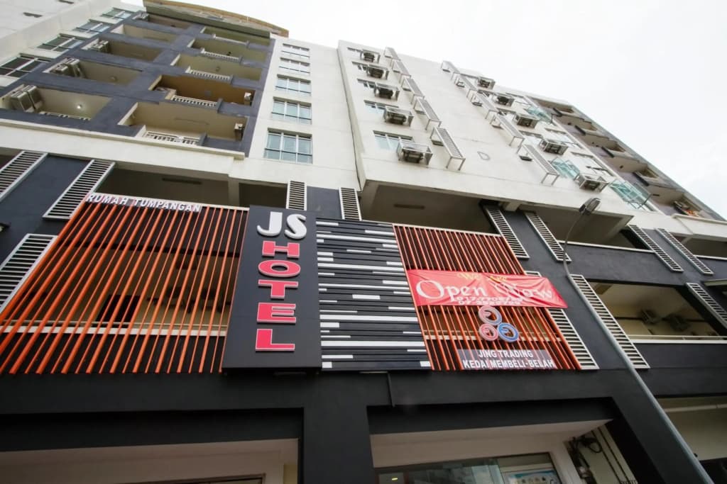 JS Hotel - photo 1