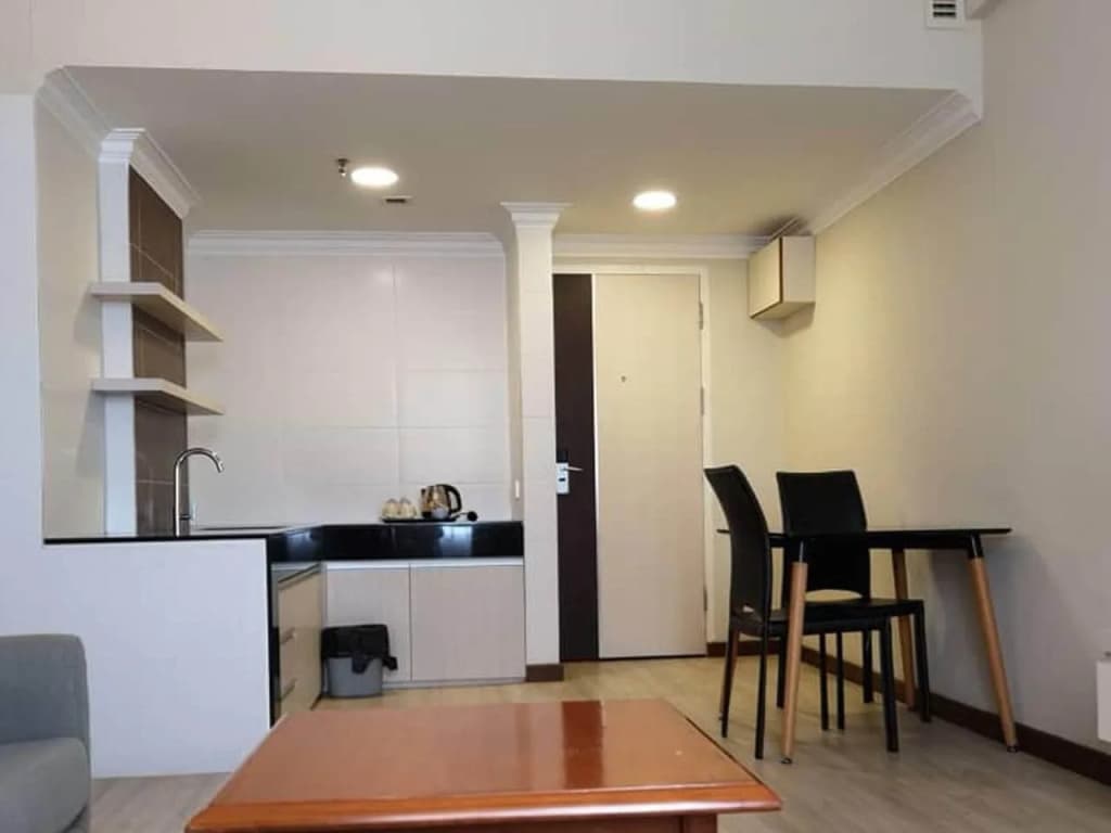 Somerset Hotel - photo 2