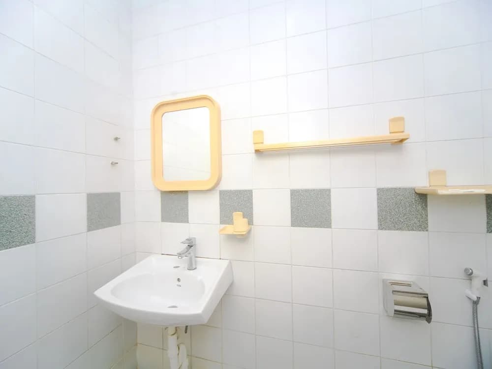 OYO 563 Jockey Lodge Hotel - photo 10