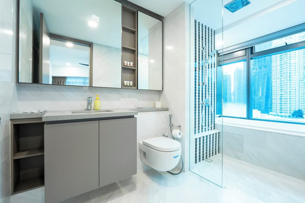 Moonway Luxury Suites At Eaton Residence - photo 9