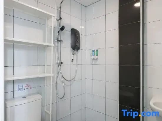 7-Room Exec House, Rumahku Express, Georgetown - photo 1