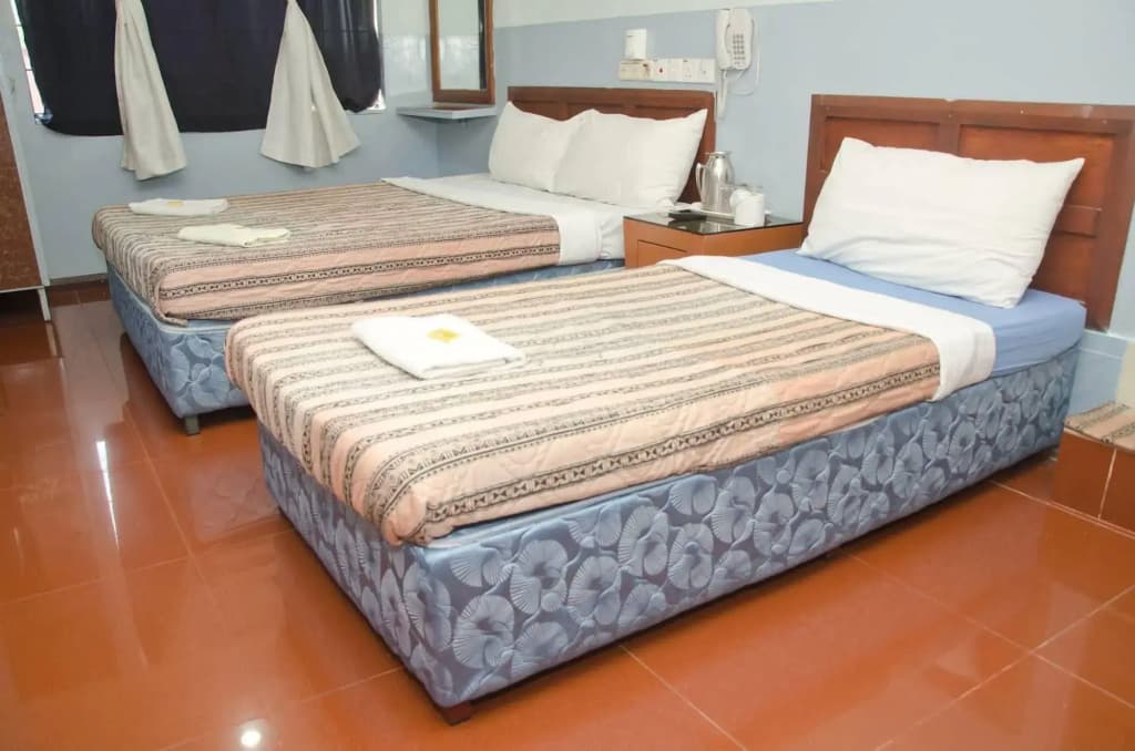 J & J Hotel - photo 2