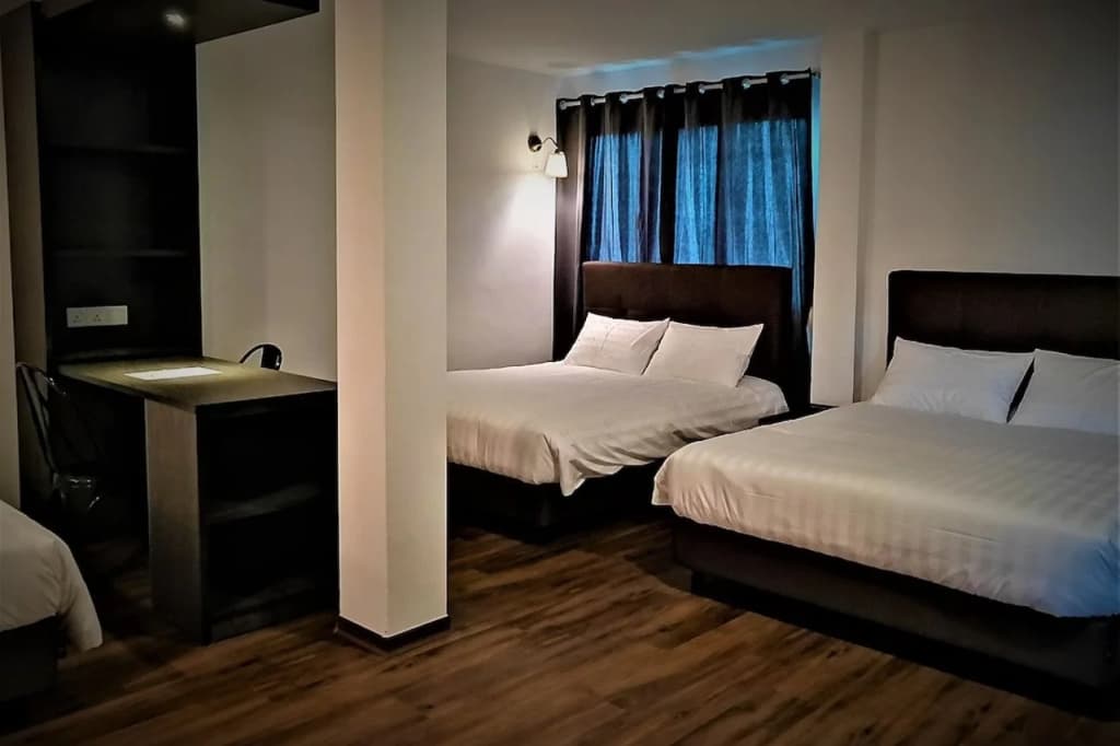 Hotel Longhouse - photo 3