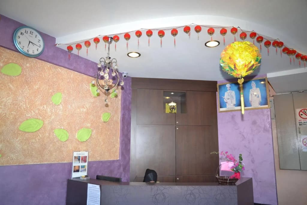 Hotel Indah - photo 2