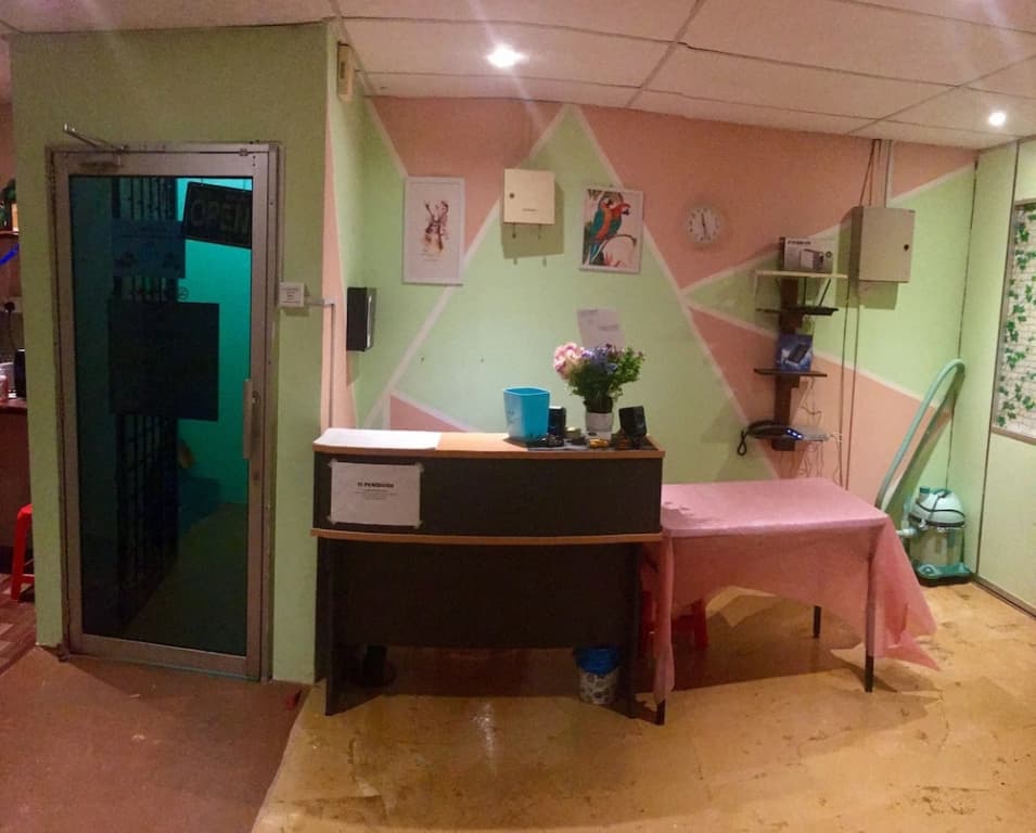 11 Pensione - Hostel - photo 1