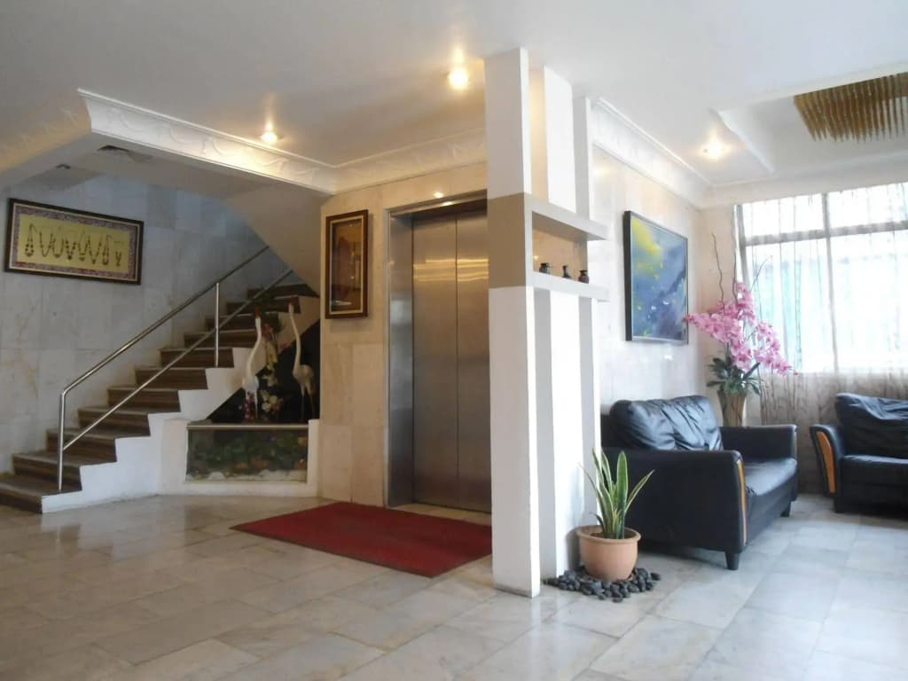 Regent Hotel - photo 2