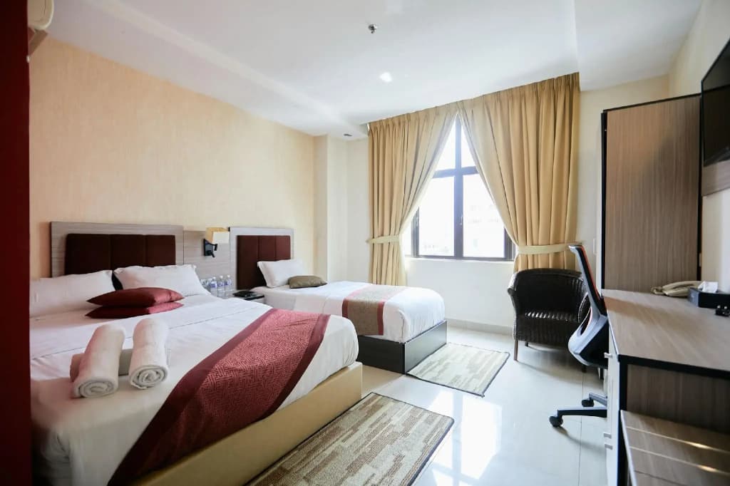 Dolphin Hotel, Chow Kit Kuala Lumpur - photo 23