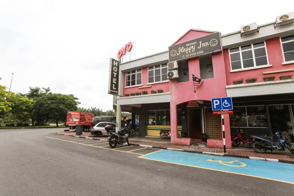 OYO 89585 Hotel Happy Inn - photo 16