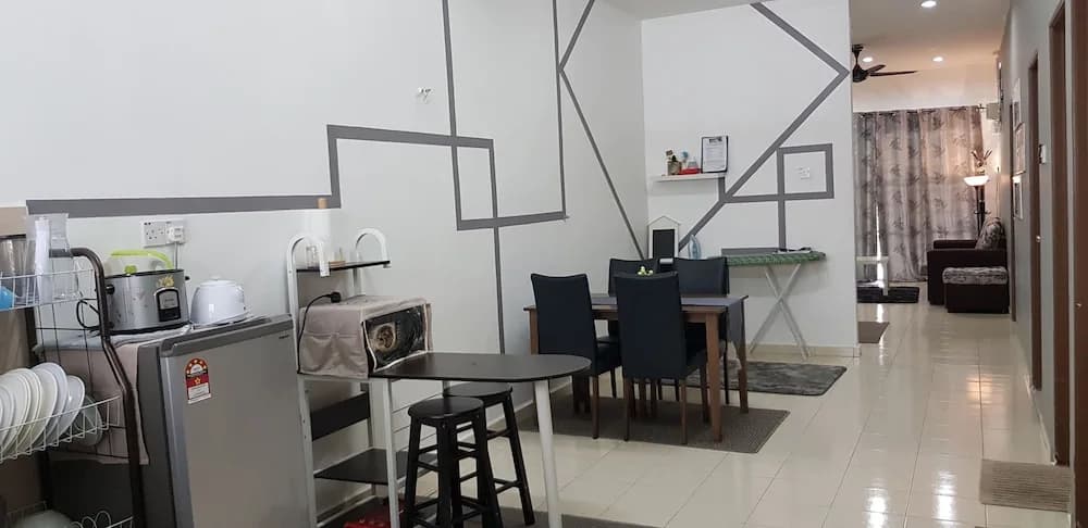 Fahaz Lumut Homestay - photo 13