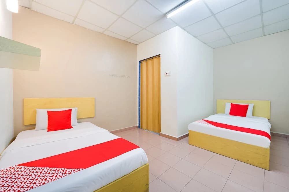 OYO 89461 CP Hotel - photo 4