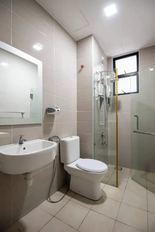 Stylish 4BR Near Paradigm Mall, Pool, Free Parking - photo 4