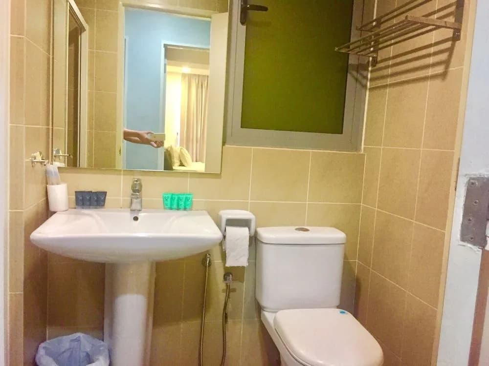 Makam Service Suites Taragon - photo 8