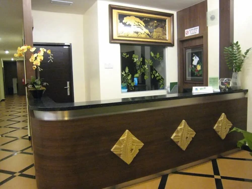 Tropicana Inn - photo 4