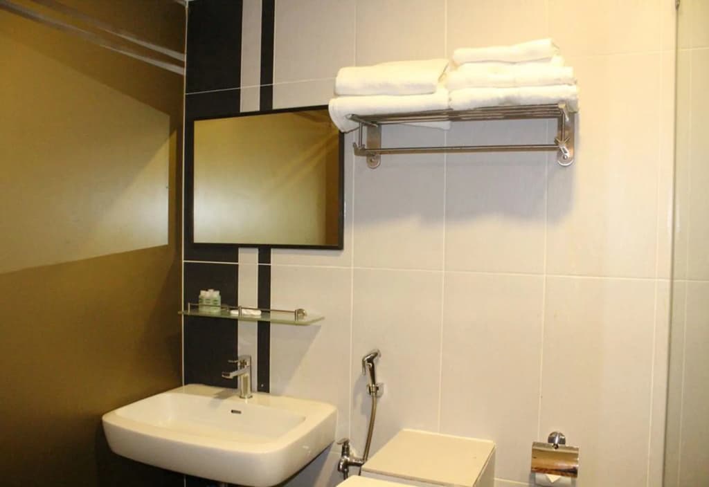 T Hotel Jalan Tar - photo 8