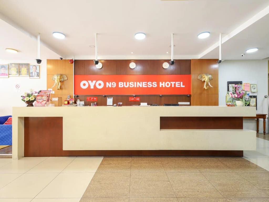OYO 43955 N9 Business Hotel - photo 16