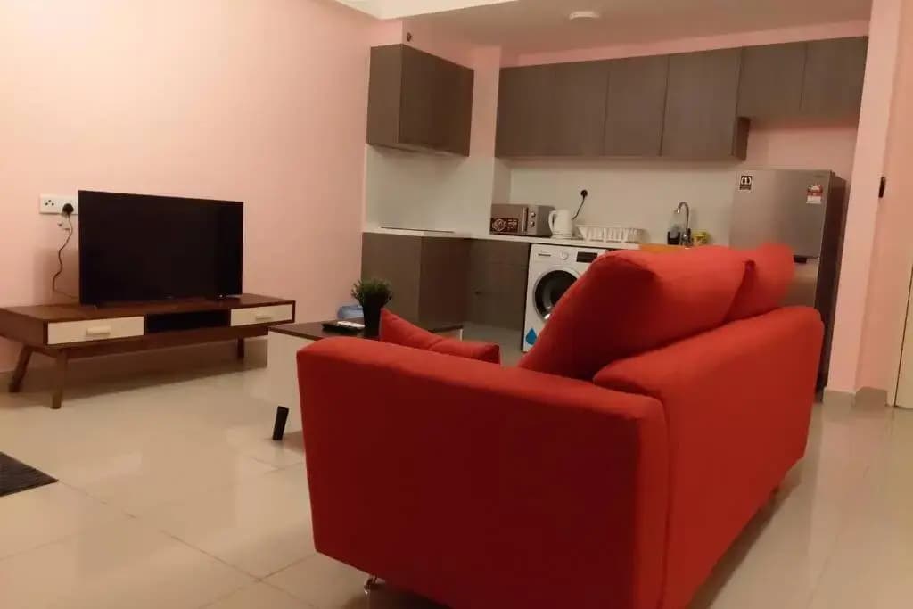 Amazing Lake view studio unit, Hyve,Cyberjaya, Free WiFi, Free Parking, Netflix, Pool - photo 6