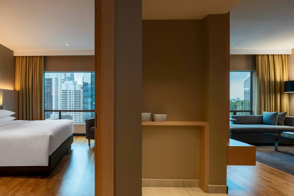Renaissance Kuala Lumpur Hotel & Convention Centre - photo 6