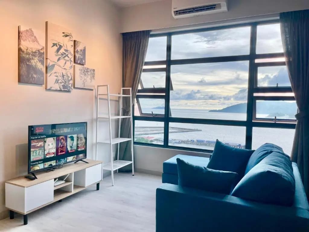Sunset Seaview Vacation Condos @ Jesselton Quay - photo 1