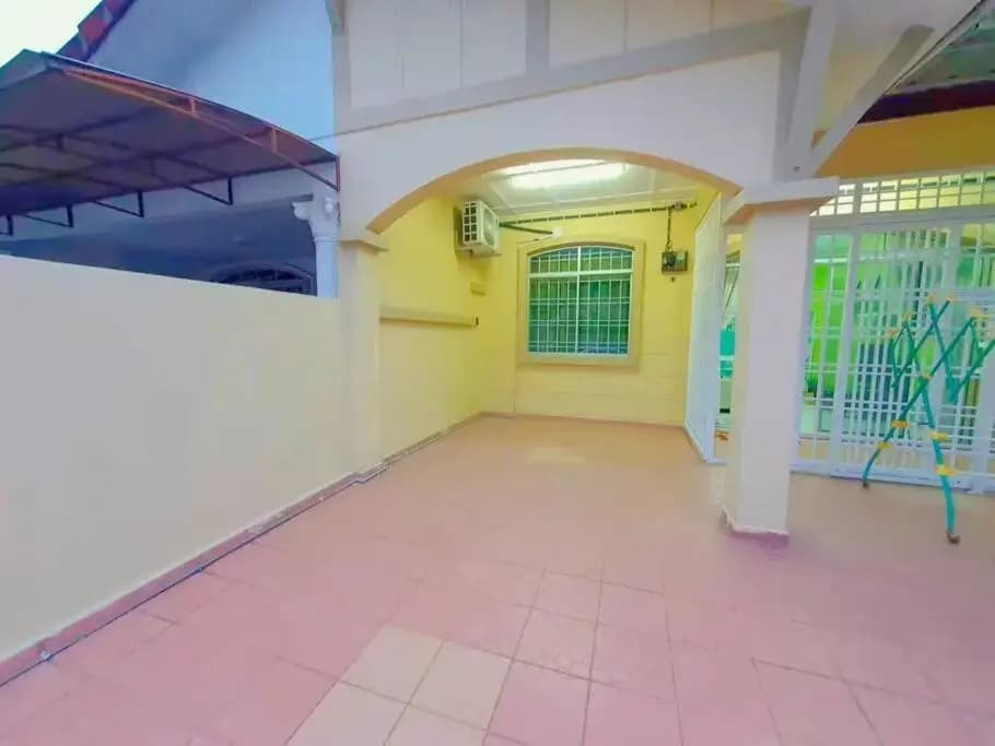Bukit Indah @ Issix (Nearby Aeon Bukit Indah) - photo 11