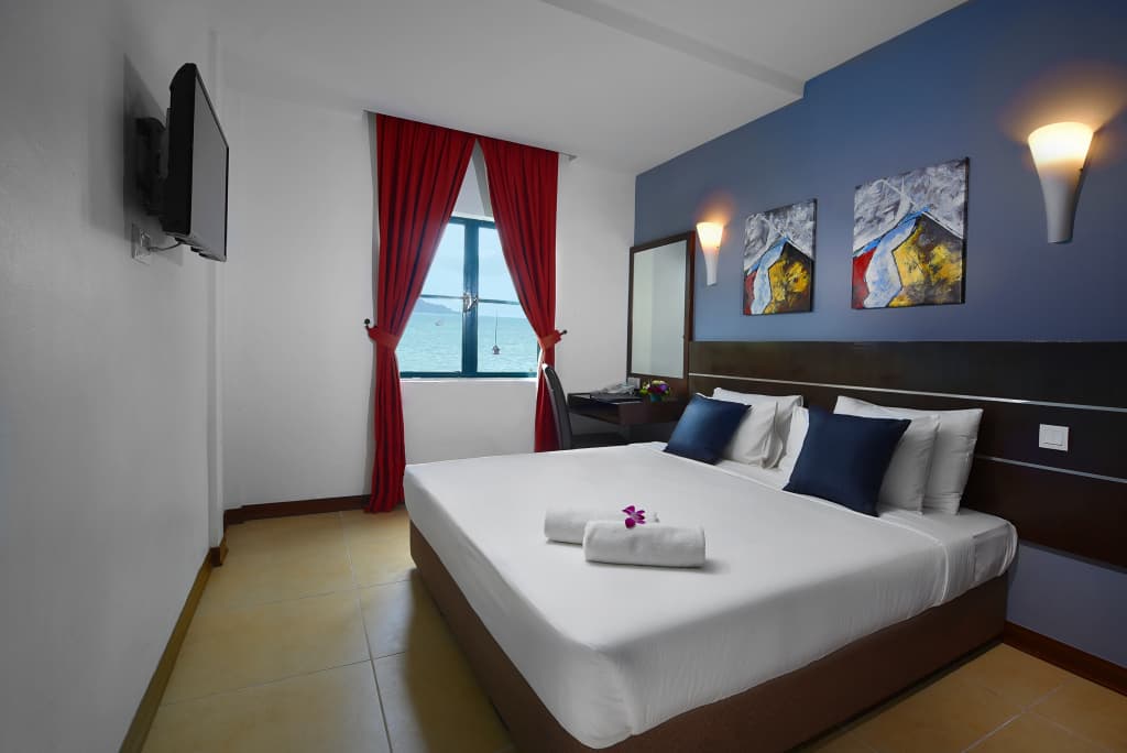 Bella Vista Waterfront Resort - photo 3