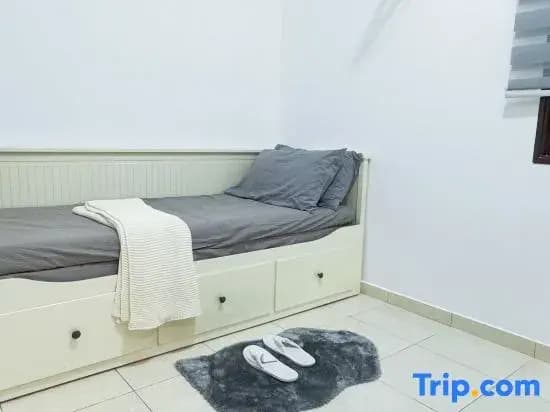 Kota Warisan Fully Air-Con 4 Bedroom Homestay - photo 3