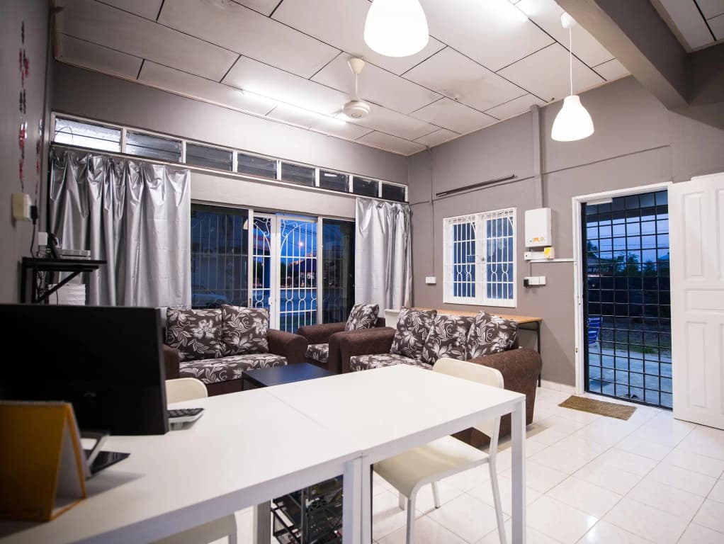 Kemaman Lodge & Cafe - photo 2