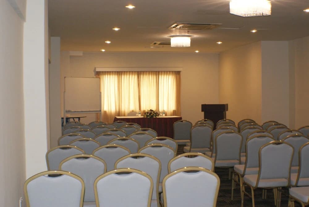 Puteri Garden Hotel Klang - photo 13