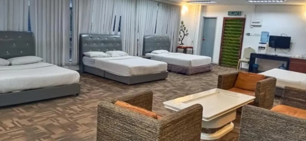 Golden Leaf Hotel Danga Bay - photo 6