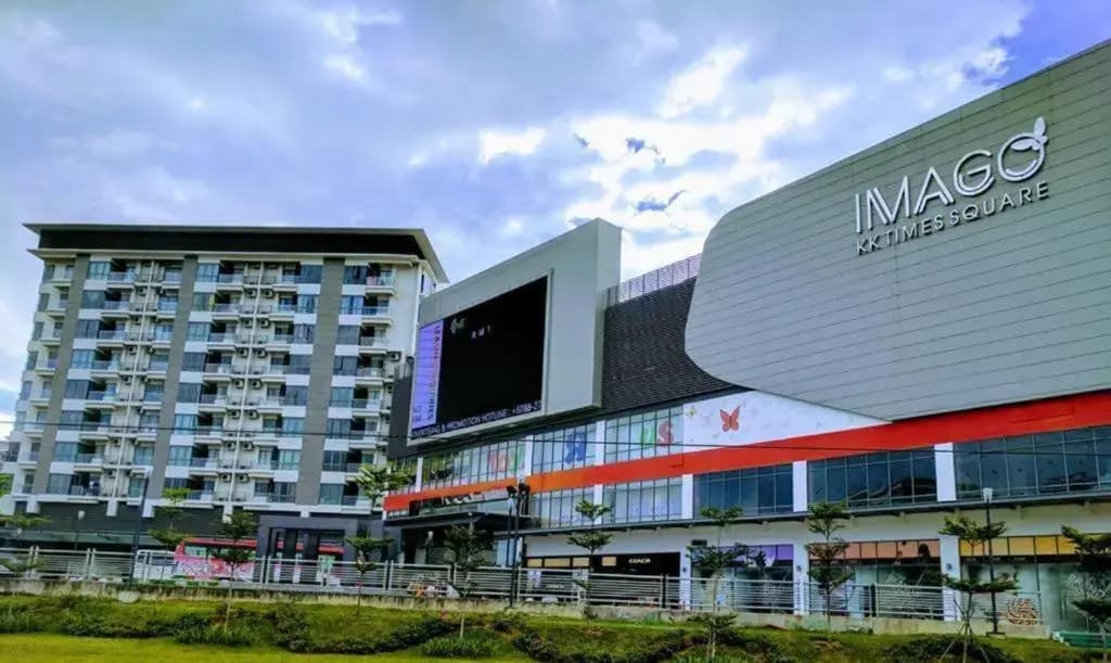 New! Seaview Deluxe Sunrise Suite 2000 sqft Imago Loft B 3 bedrooms above Imago Shopping Mall - photo 1
