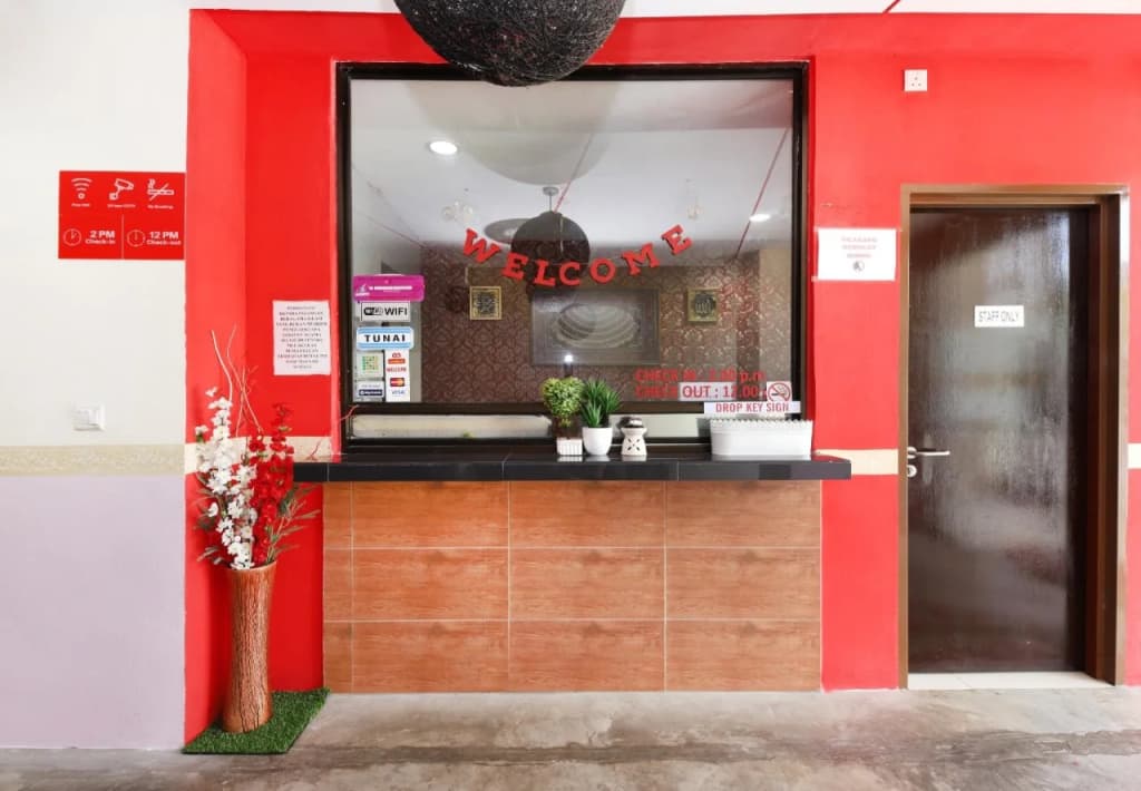Corridor Hotel - photo 2