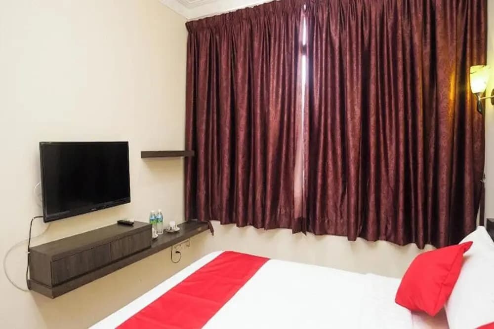 T P Hotel - photo 8