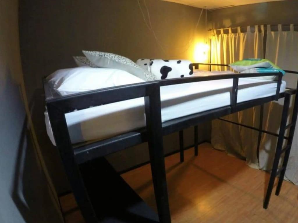 B & B @ 21 - photo 3