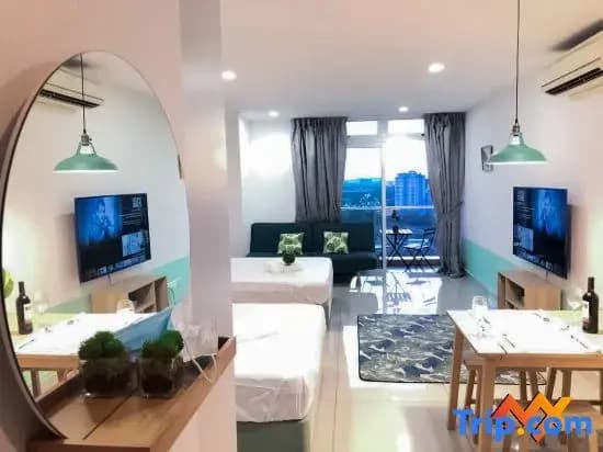 KSL City Mall 6-20pax Private Lift｜Netflix｜SmartTV 70inch - photo 1