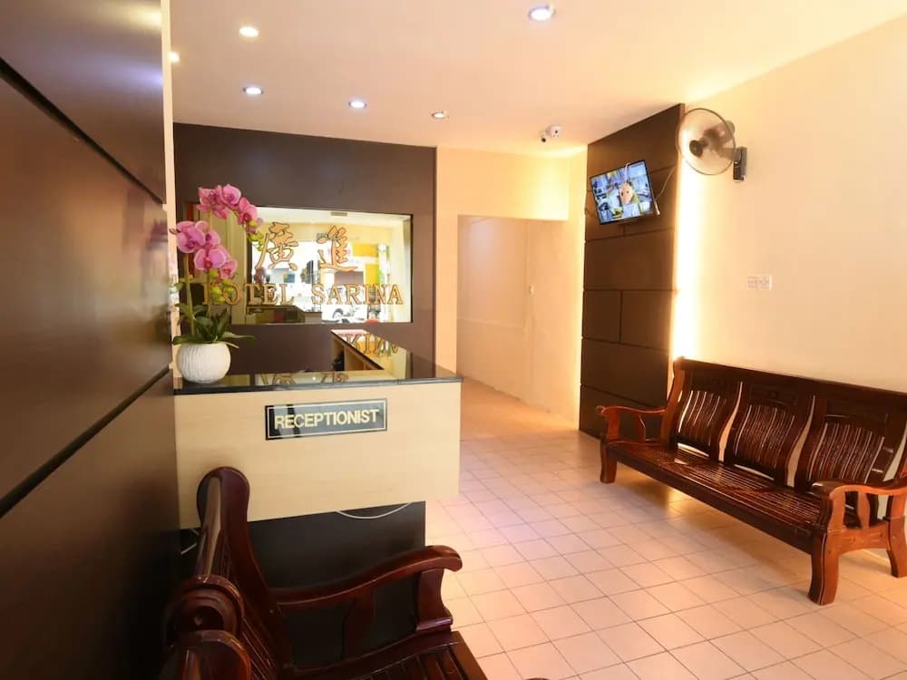 OYO 89627 Hotel Sarina - photo 2
