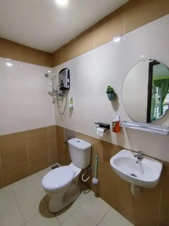 OYO 91195 Dancenter Seremban 2 Near Snow - photo 7