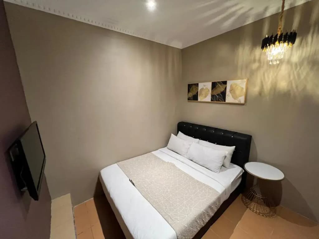 Ghazrins Garuda Hotel - photo 25