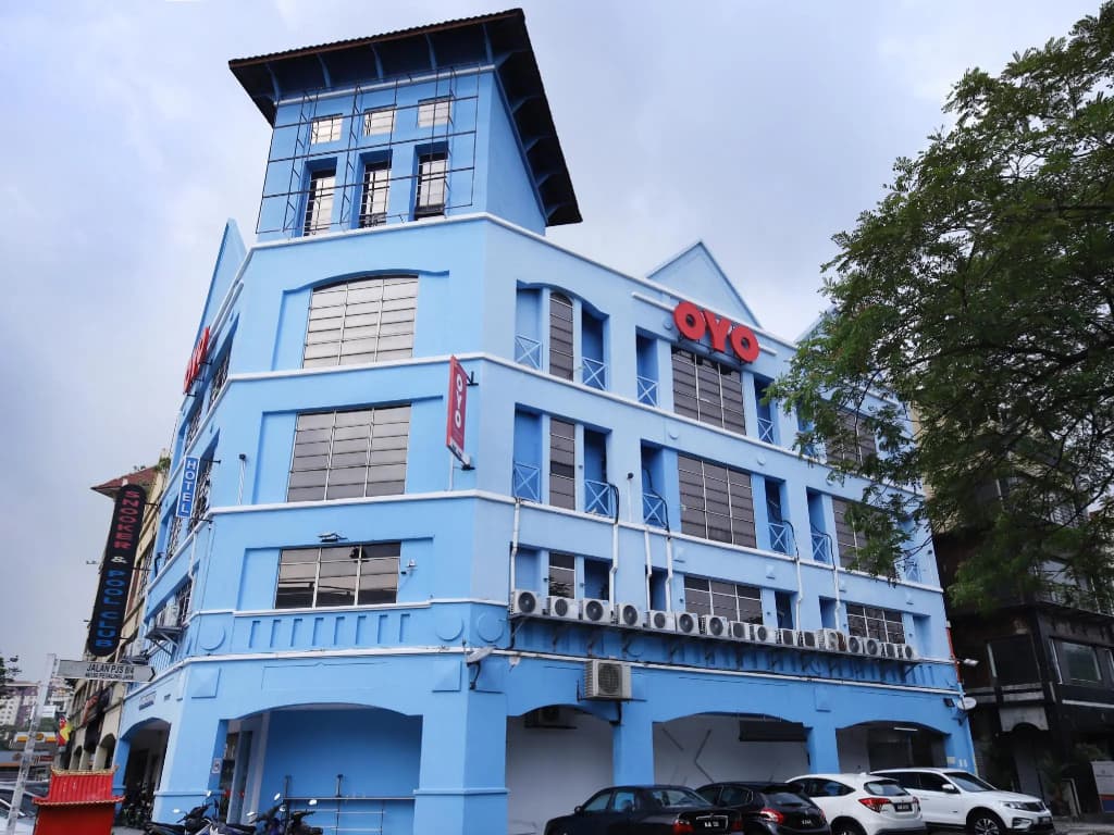OYO 43963 T Signature Hotel - photo 1