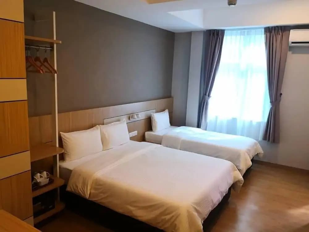 Walk In Hotel - photo 6