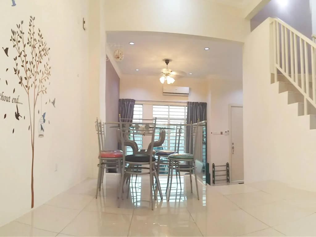 De Bien 2-Storey Residence - photo 3