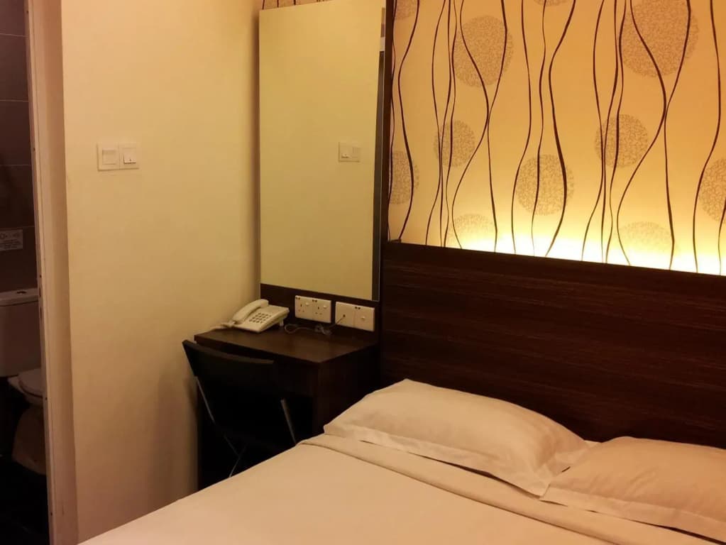 The Regency Garden Hotel - photo 7