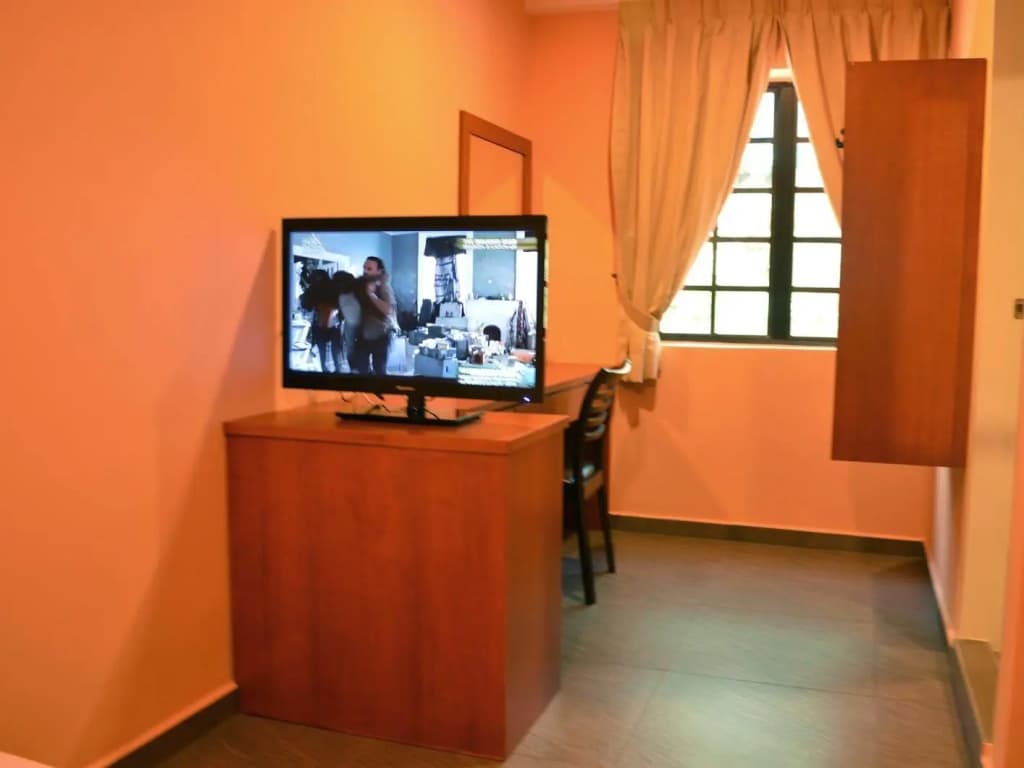 Your Hotel - photo 2